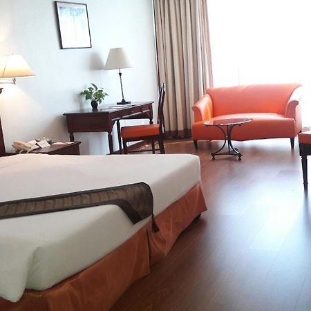 Tai Pan Hotel - Sha Plus Certified Бангкок Екстер'єр фото