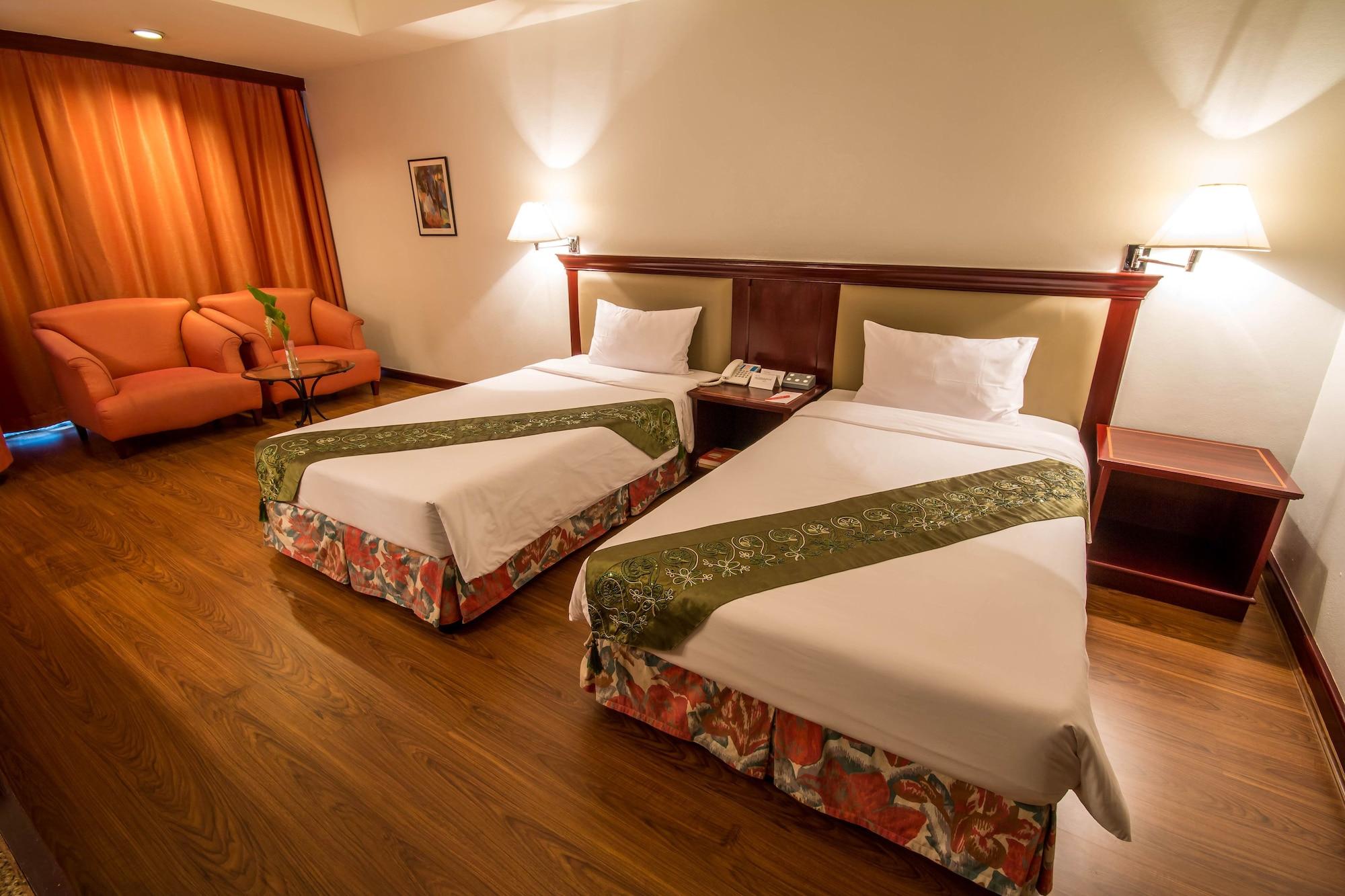 Tai Pan Hotel - Sha Plus Certified Бангкок Екстер'єр фото