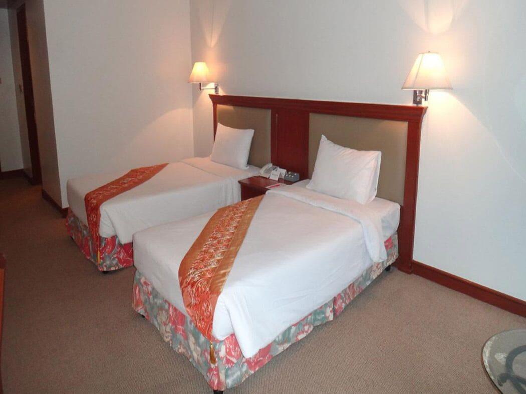 Tai Pan Hotel - Sha Plus Certified Бангкок Екстер'єр фото