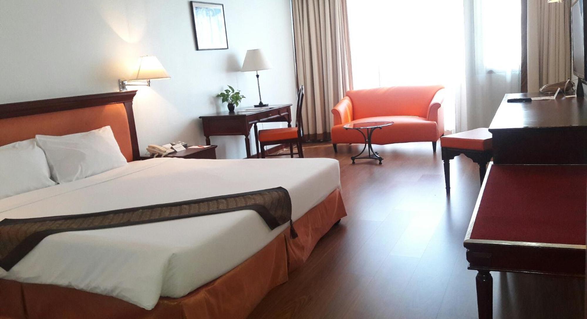 Tai Pan Hotel - Sha Plus Certified Бангкок Екстер'єр фото