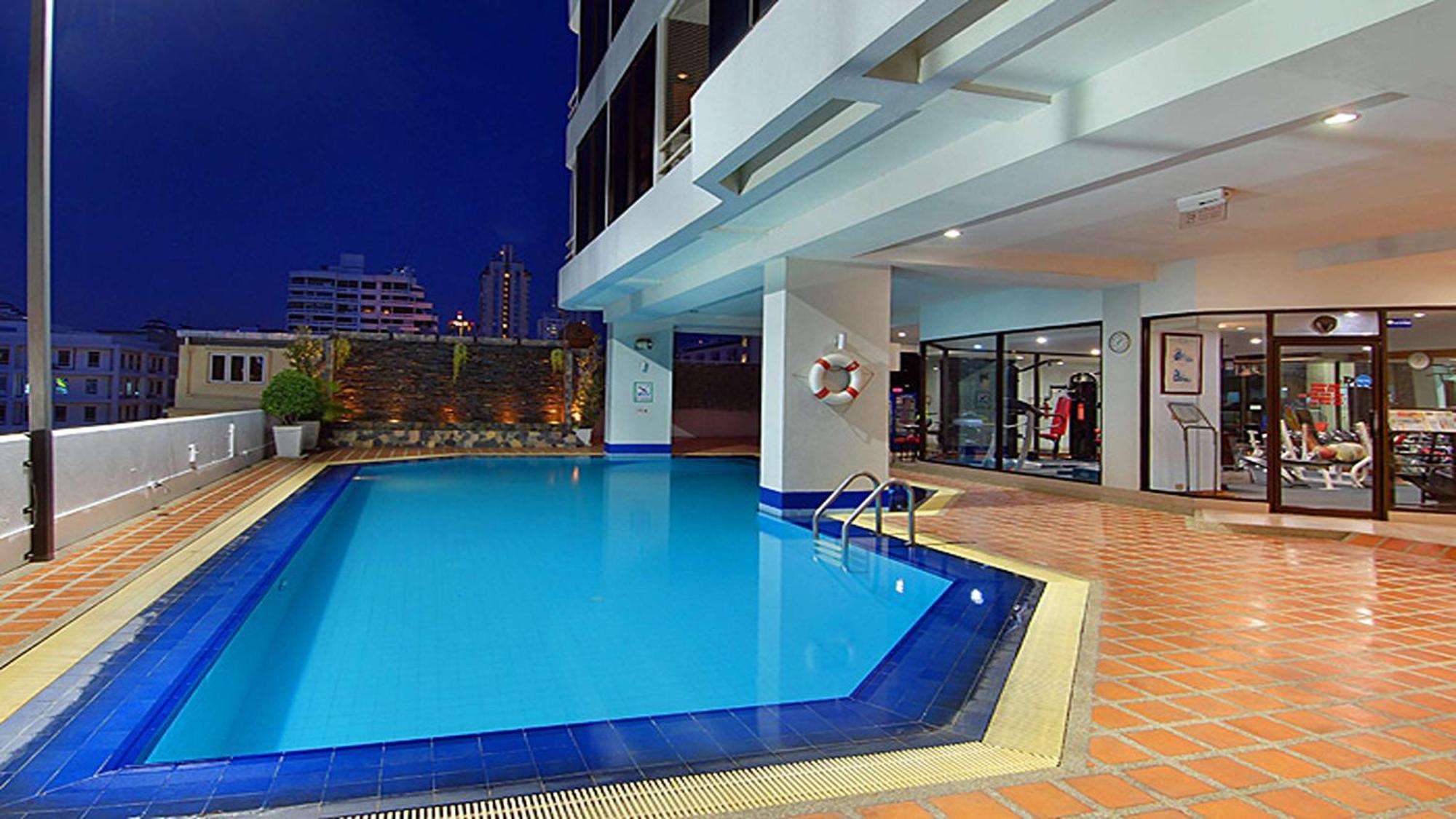Tai Pan Hotel - Sha Plus Certified Бангкок Екстер'єр фото