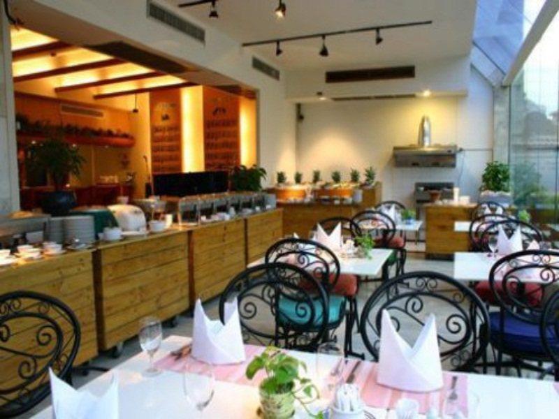 Tai Pan Hotel - Sha Plus Certified Бангкок Ресторан фото