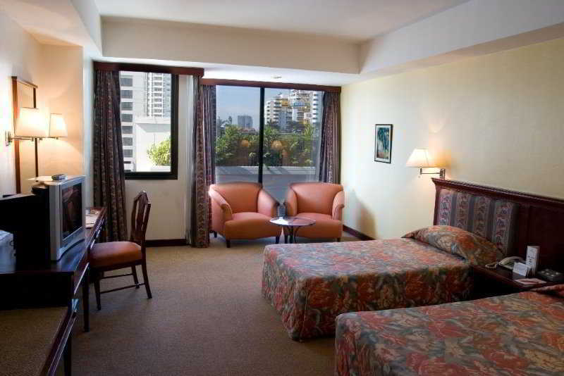 Tai Pan Hotel - Sha Plus Certified Бангкок Екстер'єр фото